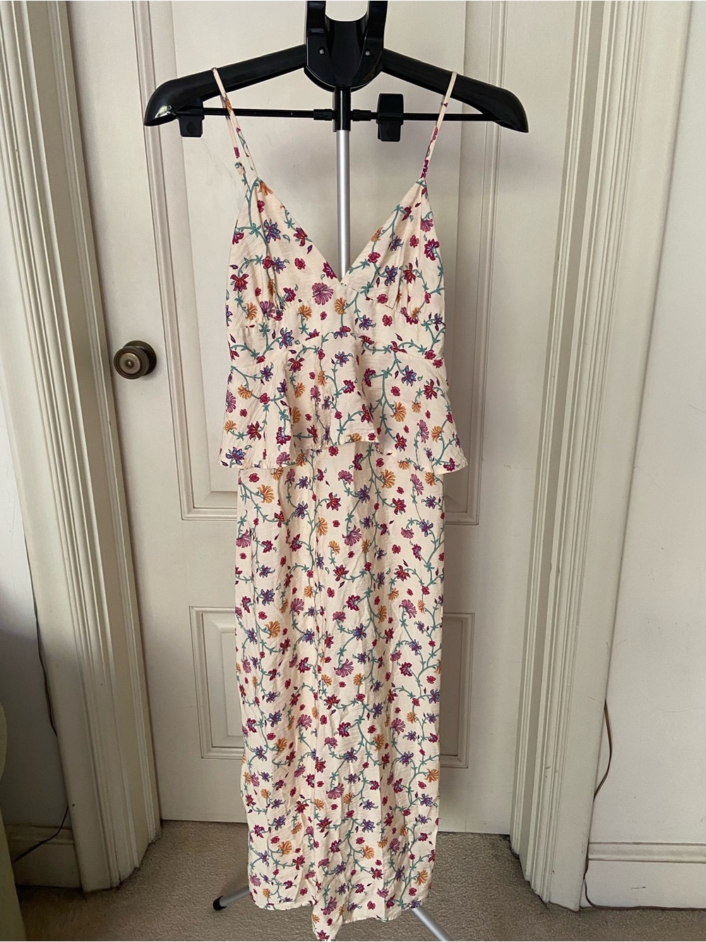 Feminine Floral Cream Maxi Dress with Spaghetti Straps, size 6